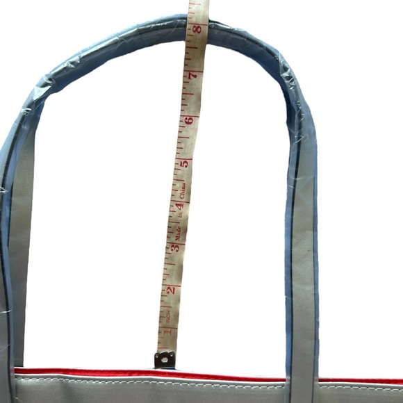 Clinique Shiny Silver Shoulder Bag New - Picture 5 of 6